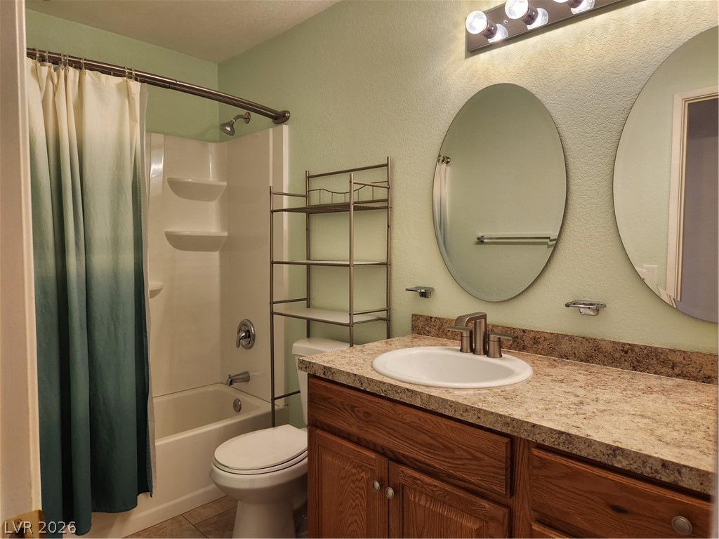 Photo 15 of 31, 2060 Mesquite Lane #104