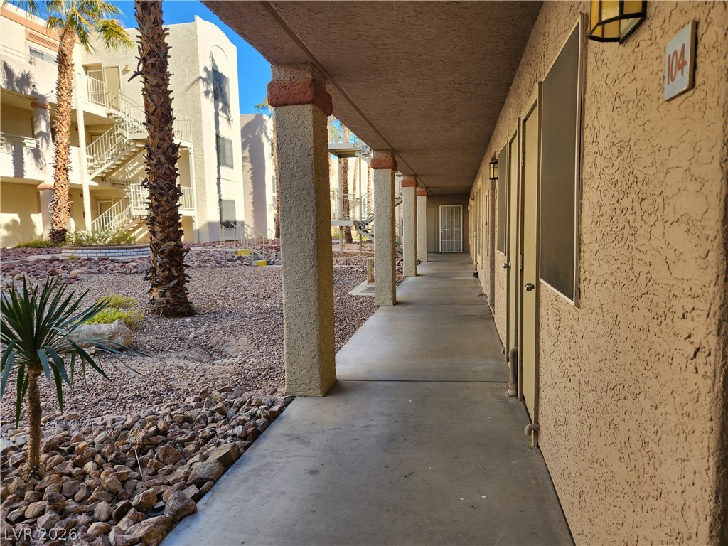 Photo 16 of 31, 2060 Mesquite Lane #104