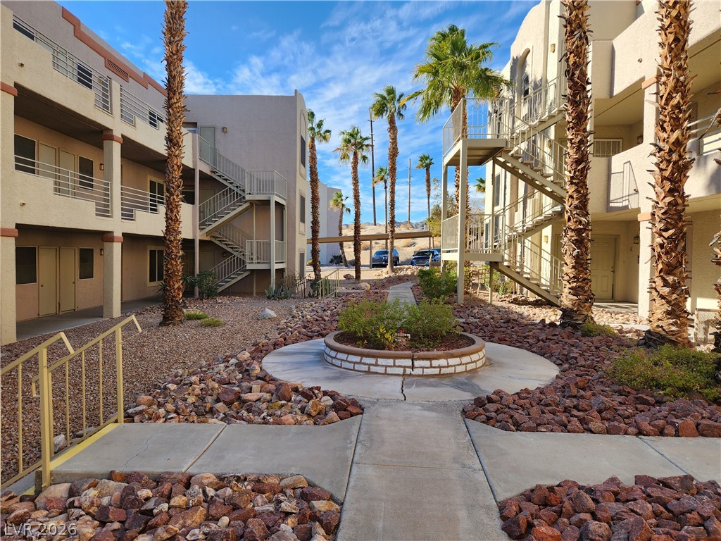 Photo 18 of 31, 2060 Mesquite Lane #104