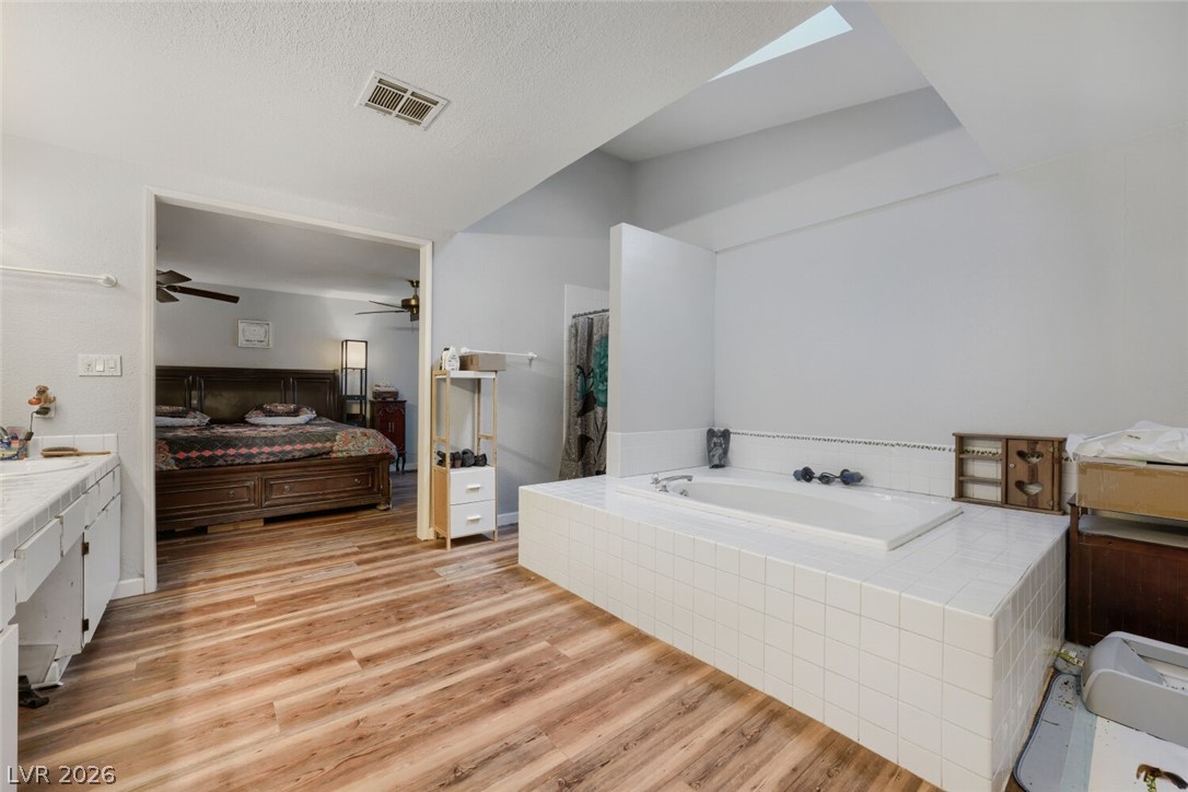 Photo 18 of 28, 7119 Montcliff Avenue