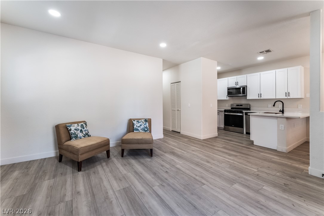 Photo 8 of 30, 4730 E Craig Road #1058