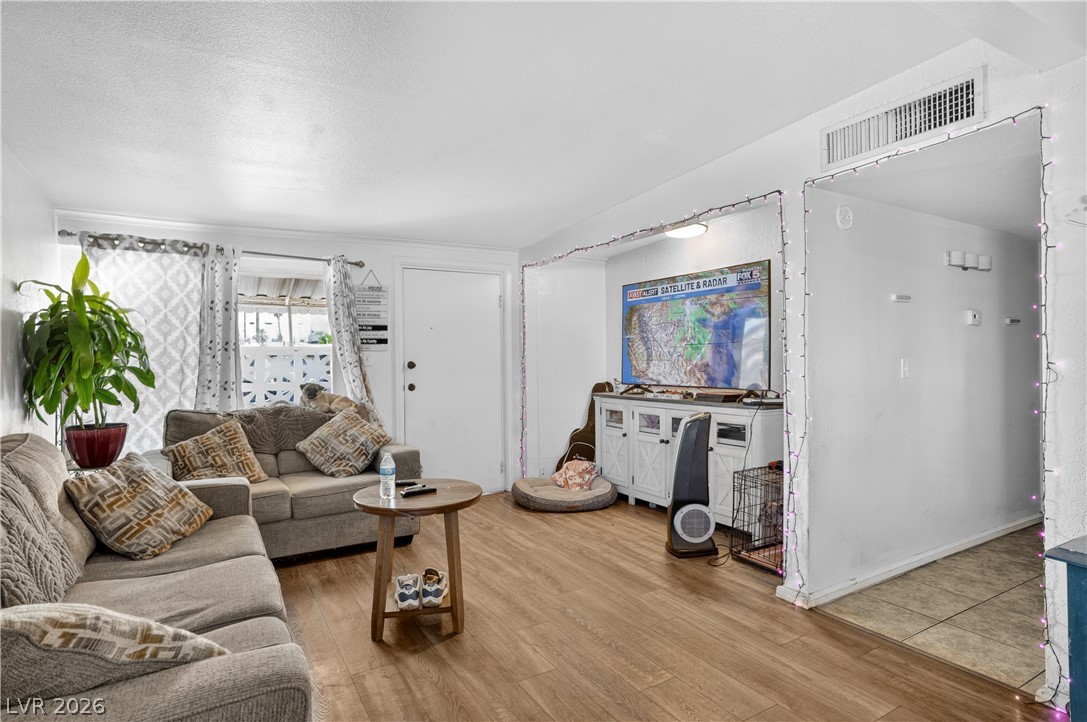 Photo 6 of 24, 4686 Sheppard Drive