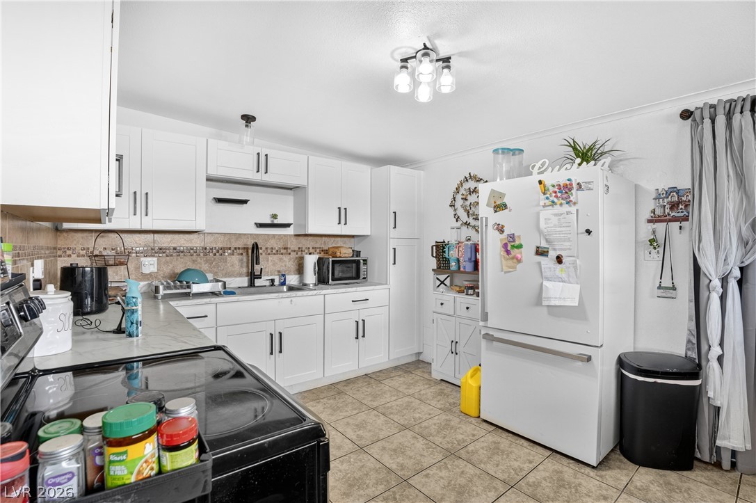 Photo 7 of 24, 4686 Sheppard Drive