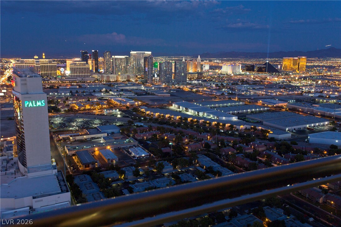 Photo 13 of 30, 4381 W Flamingo Road #902 /904