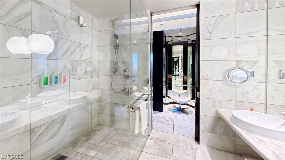 Photo 18 of 30, 4381 W Flamingo Road #902 /904