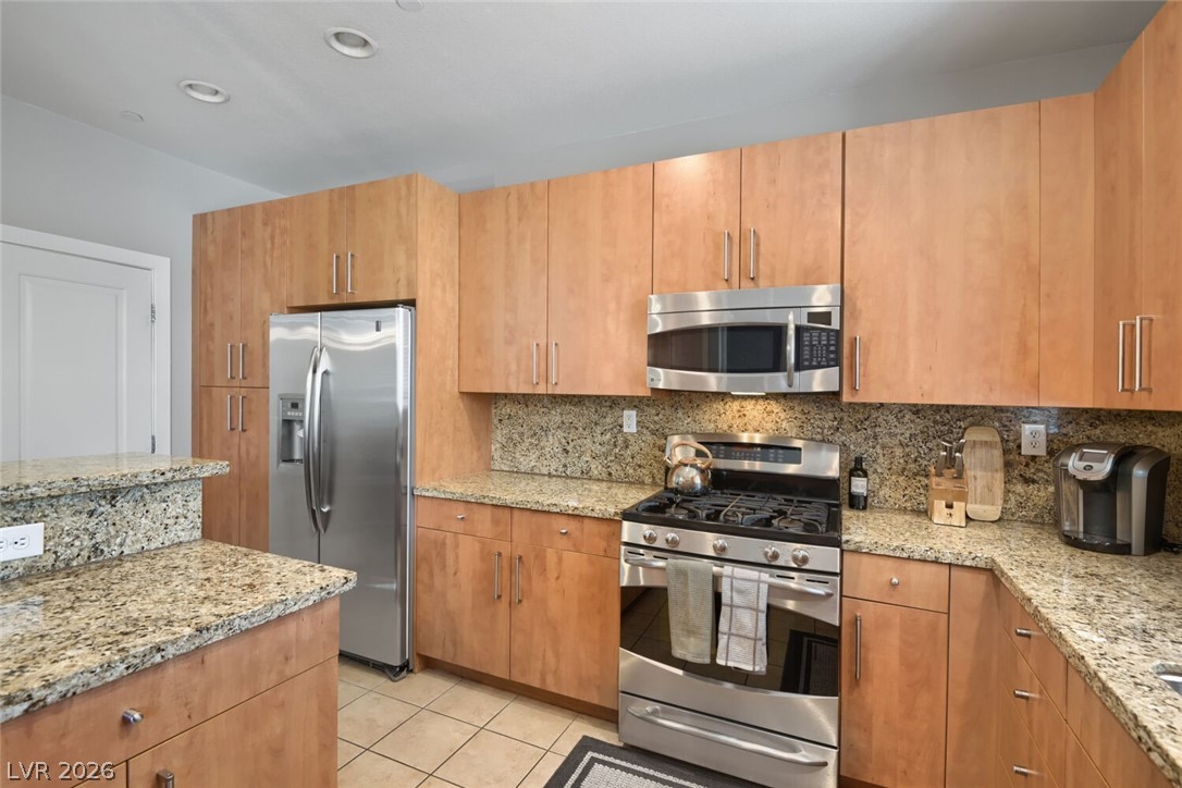 Photo 8 of 35, 9050 W Tropicana Avenue #1152