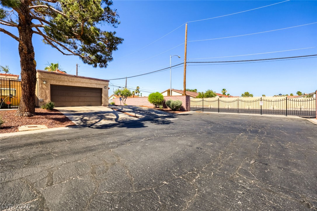 Photo 6 of 53, 1882 Camino Verde Lane