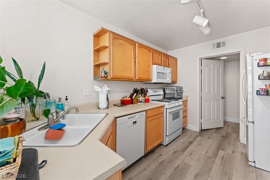 Photo 4 of 503 Rafkin Place