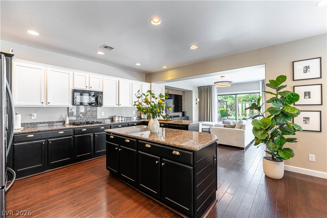 Photo 10 of 35, 2488 Sturrock Drive