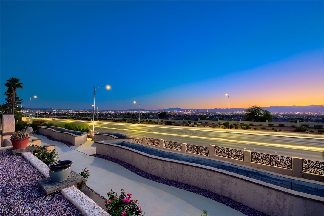 Photo 5 of 1027 Sidehill Way
