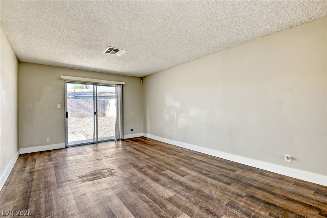 Photo 6 of 33, 6459 Aclare Avenue