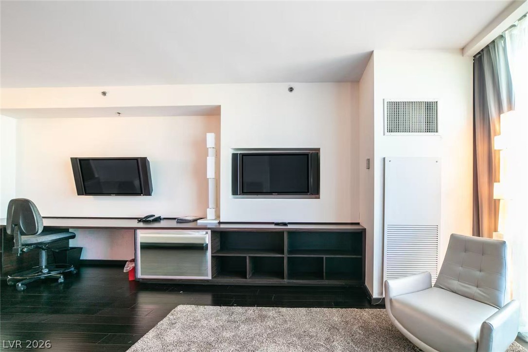 Photo 22 of 41, 4381 W Flamingo Road #8304