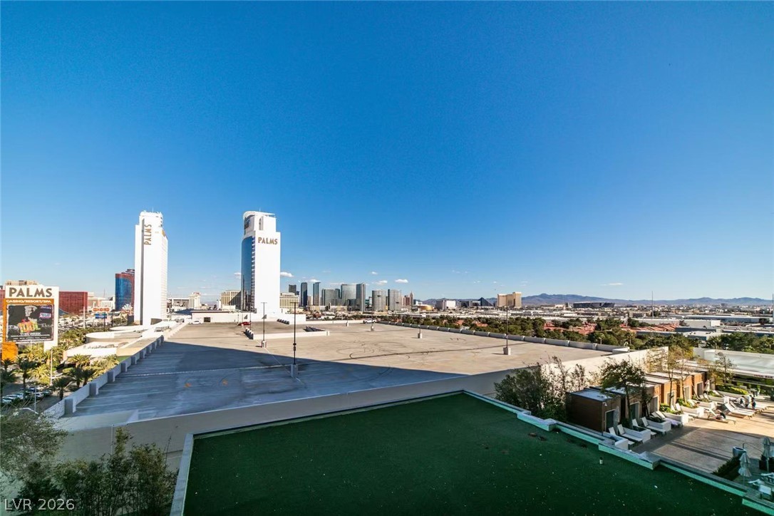 Photo 25 of 41, 4381 W Flamingo Road #8304
