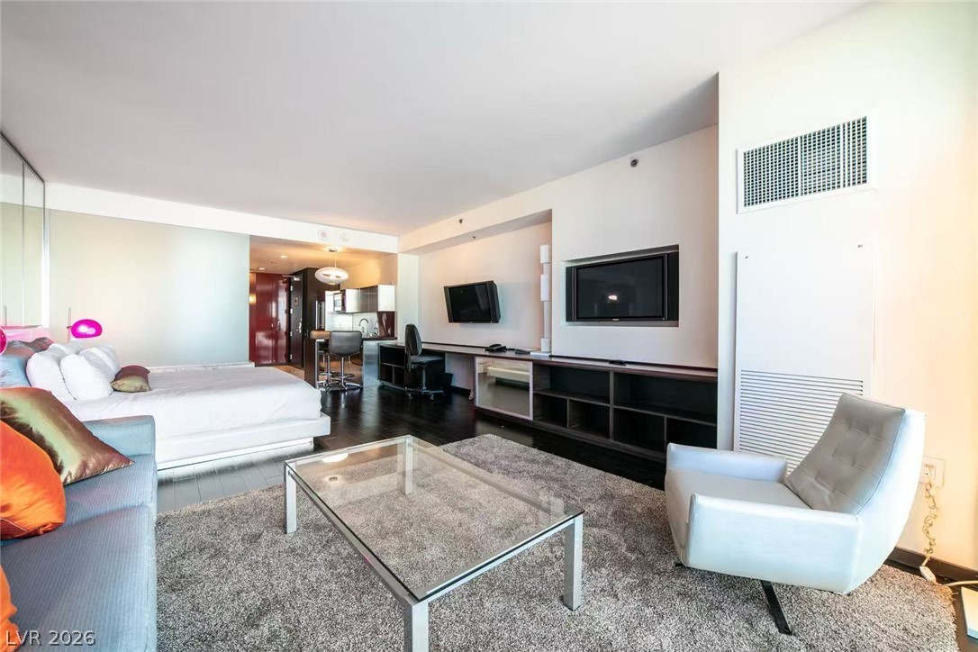 Photo 20 of 41, 4381 W Flamingo Road #8304