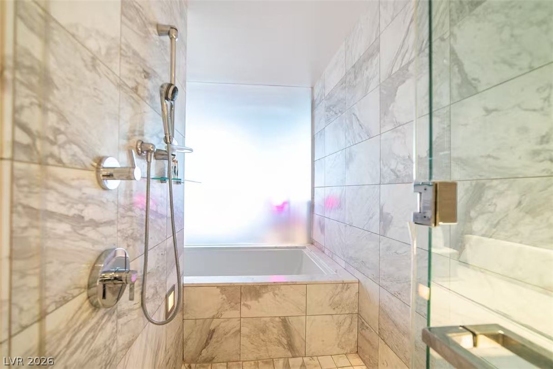 Photo 31 of 41, 4381 W Flamingo Road #8304