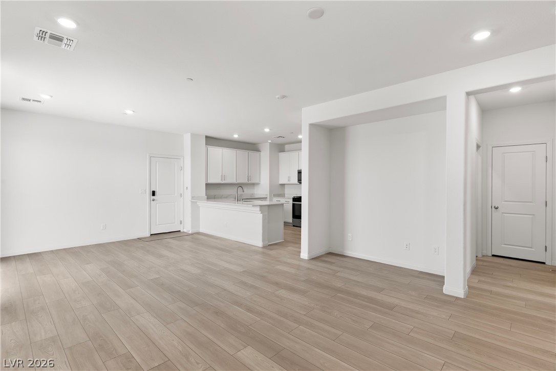 Photo 5 of 3543 Brittoli Avenue