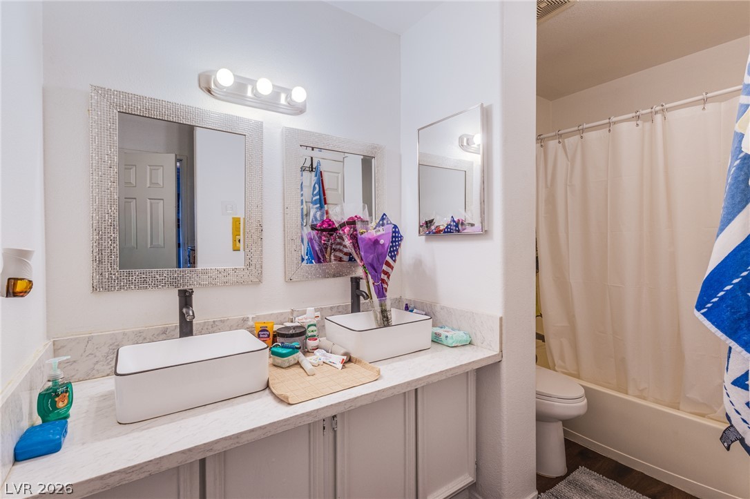 Photo 7 of 19, 3924 Voxna Street