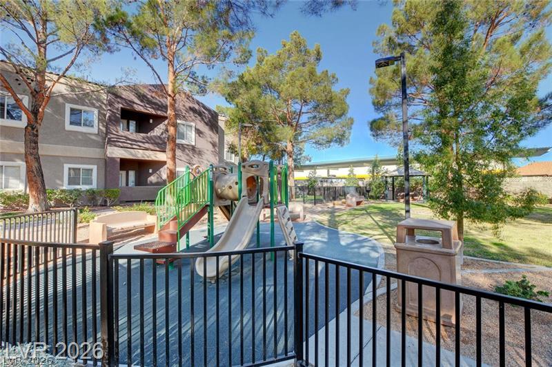 Photo 24 of 27, 5250 S Rainbow Boulevard #1046