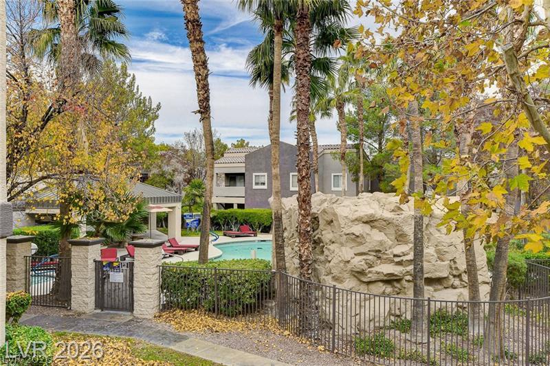 Photo 19 of 27, 5250 S Rainbow Boulevard #1046