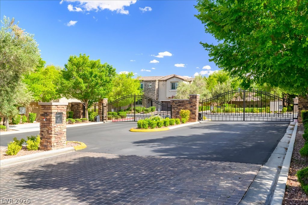 Photo 10 of 49, 9625 Ponderosa Skye Court
