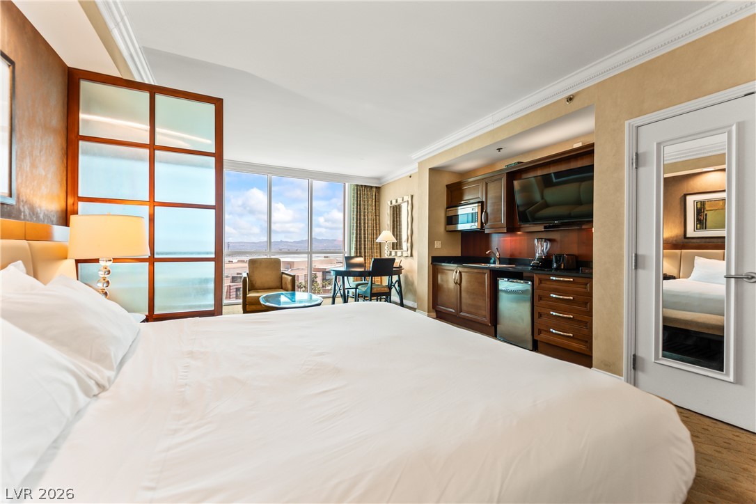 Photo 9 of 51, 145 E Harmon Avenue #1104