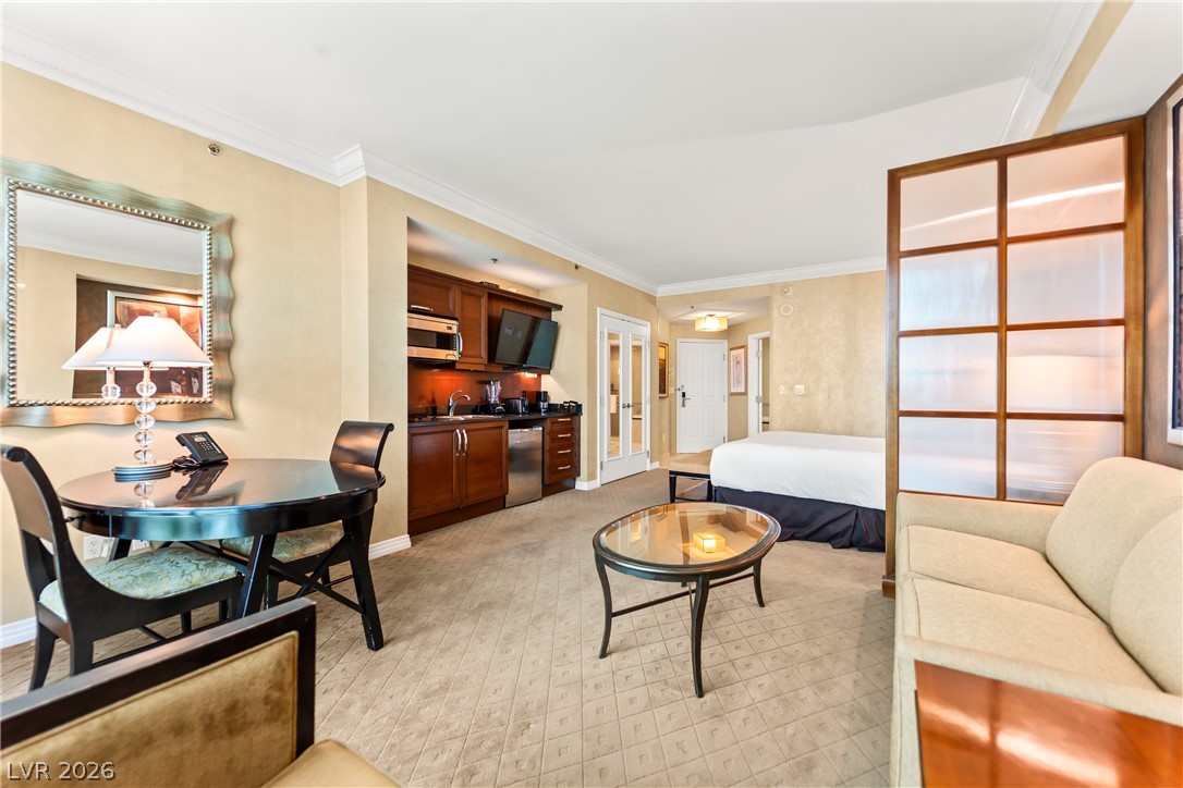 Photo 18 of 51, 145 E Harmon Avenue #1104