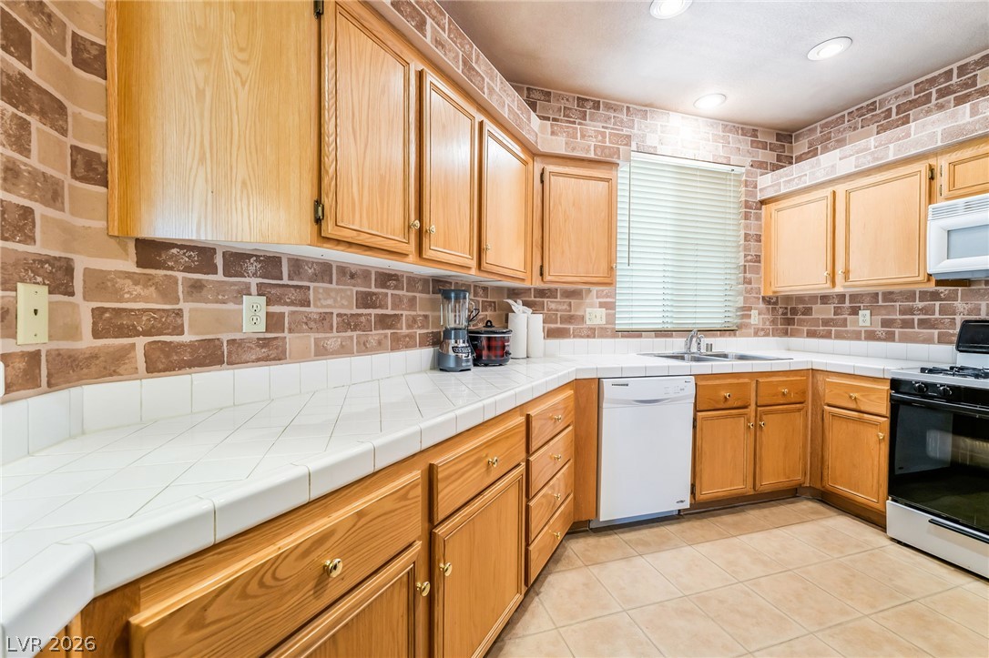 Photo 13 of 31, 5155 W Tropicana Avenue #2087