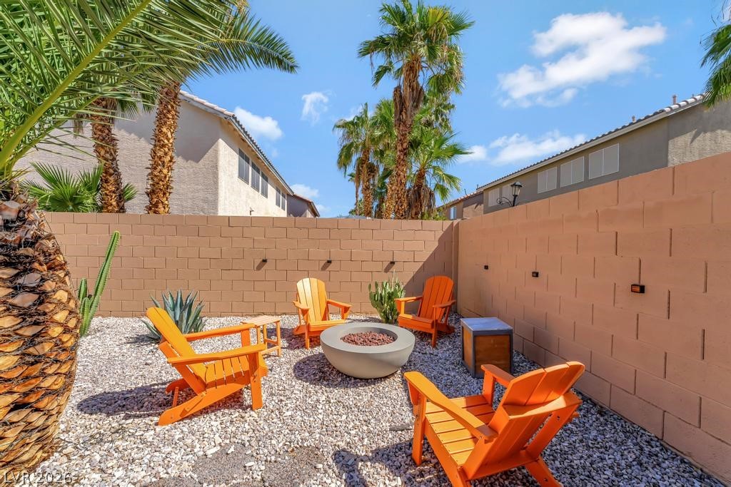 Photo 30 of 41, 316 Desert Knolls Street