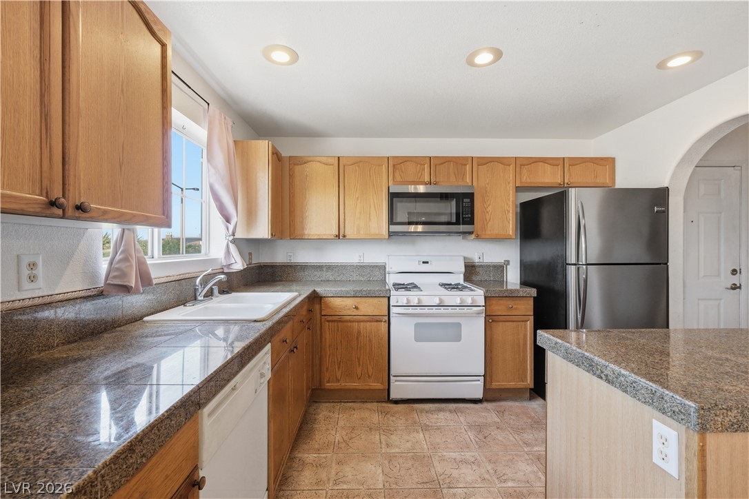 Photo 11 of 30, 424 Pine Haven Street #202