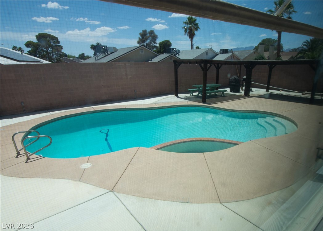 Photo 9 of 38, 6785 Groveview Lane