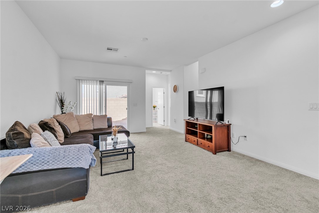 Photo 4 of 94 Golden Aria Avenue