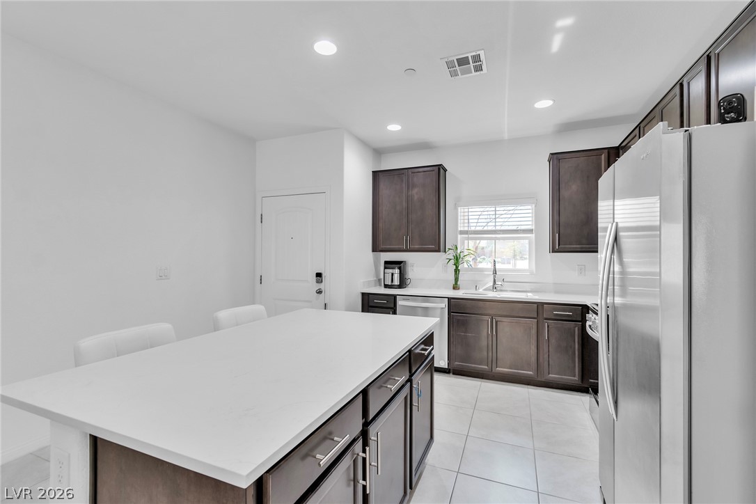 Photo 8 of 37, 94 Golden Aria Avenue