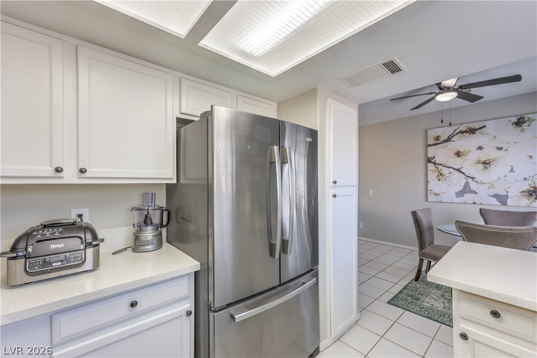Photo 19 of 37, 2975 Bluegrass Lane #1423