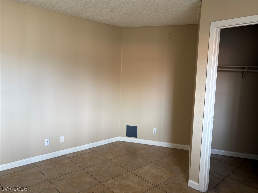 Photo 17 of 33, 2080 Karen Avenue #17