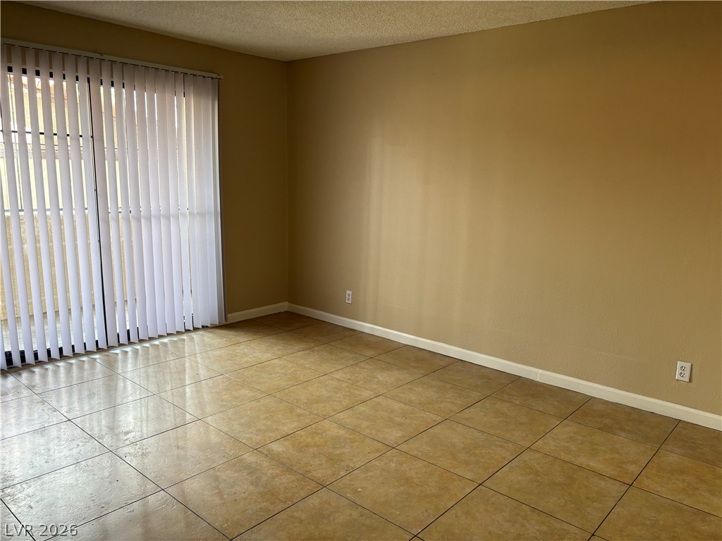 Photo 21 of 33, 2080 Karen Avenue #17