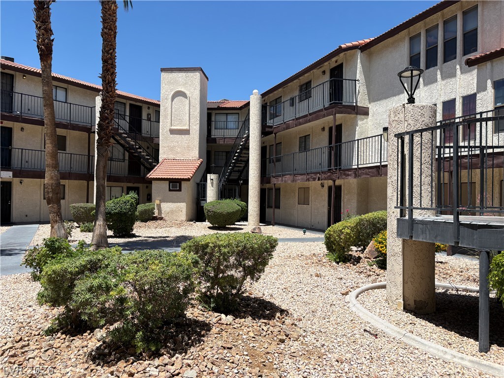2080 Karen Avenue #17, Las Vegas 89169