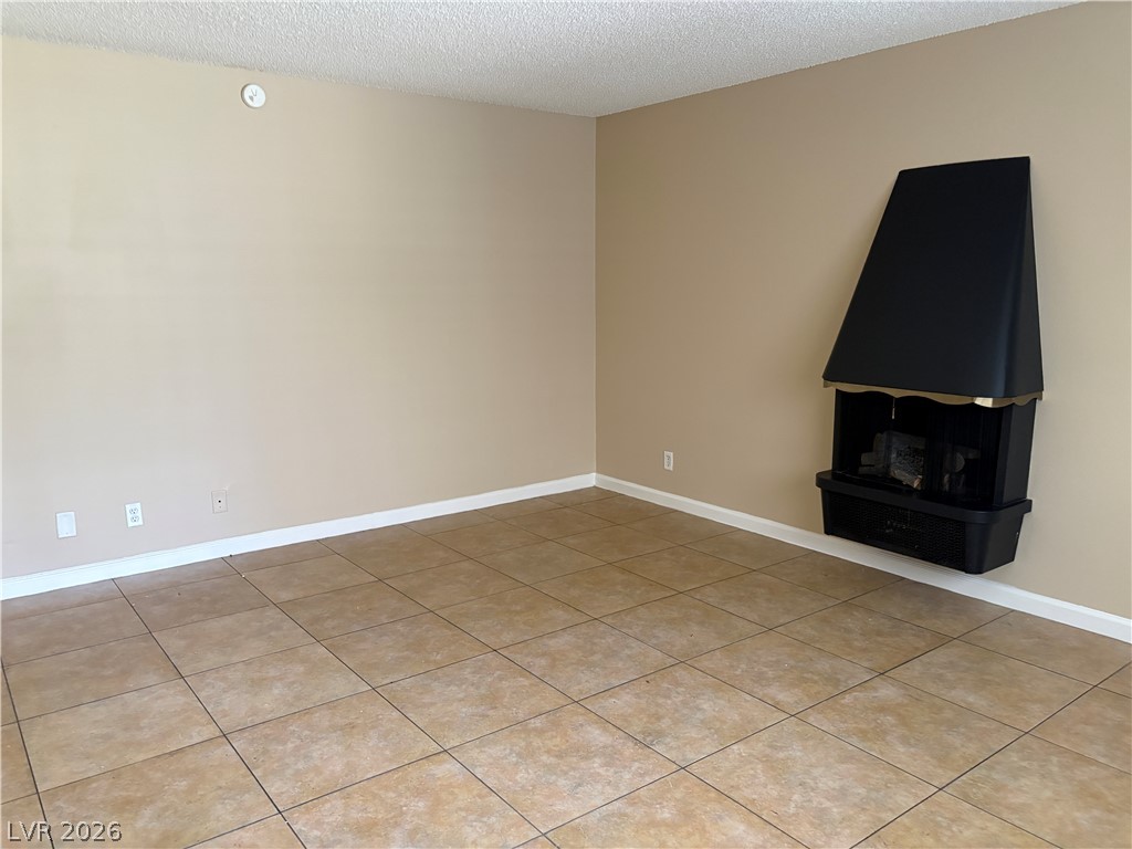 Photo 10 of 33, 2080 Karen Avenue #17