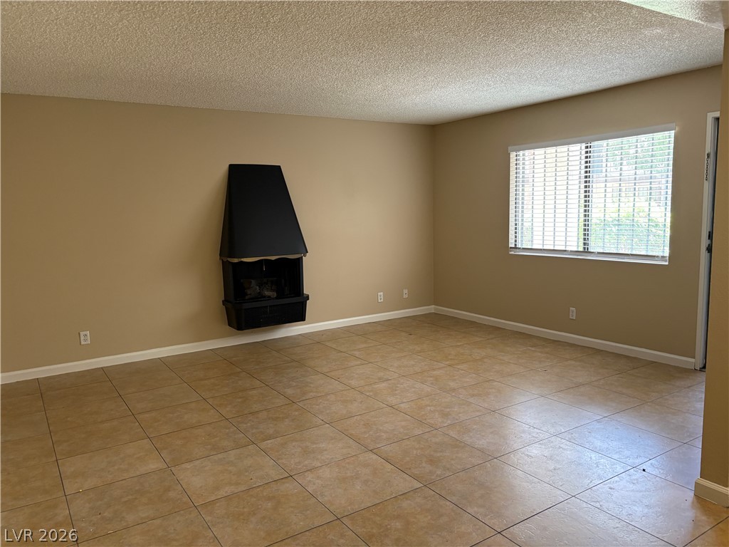 Photo 12 of 33, 2080 Karen Avenue #17