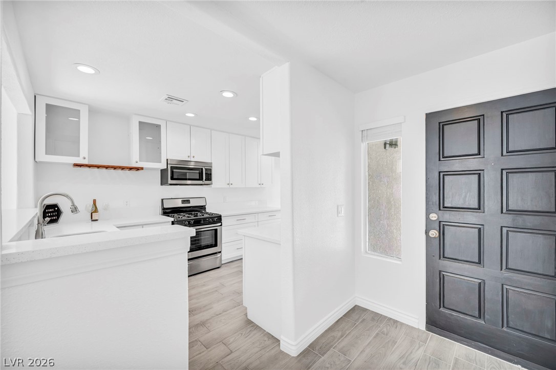 Photo 3 of 2124 Brighton Shore Street