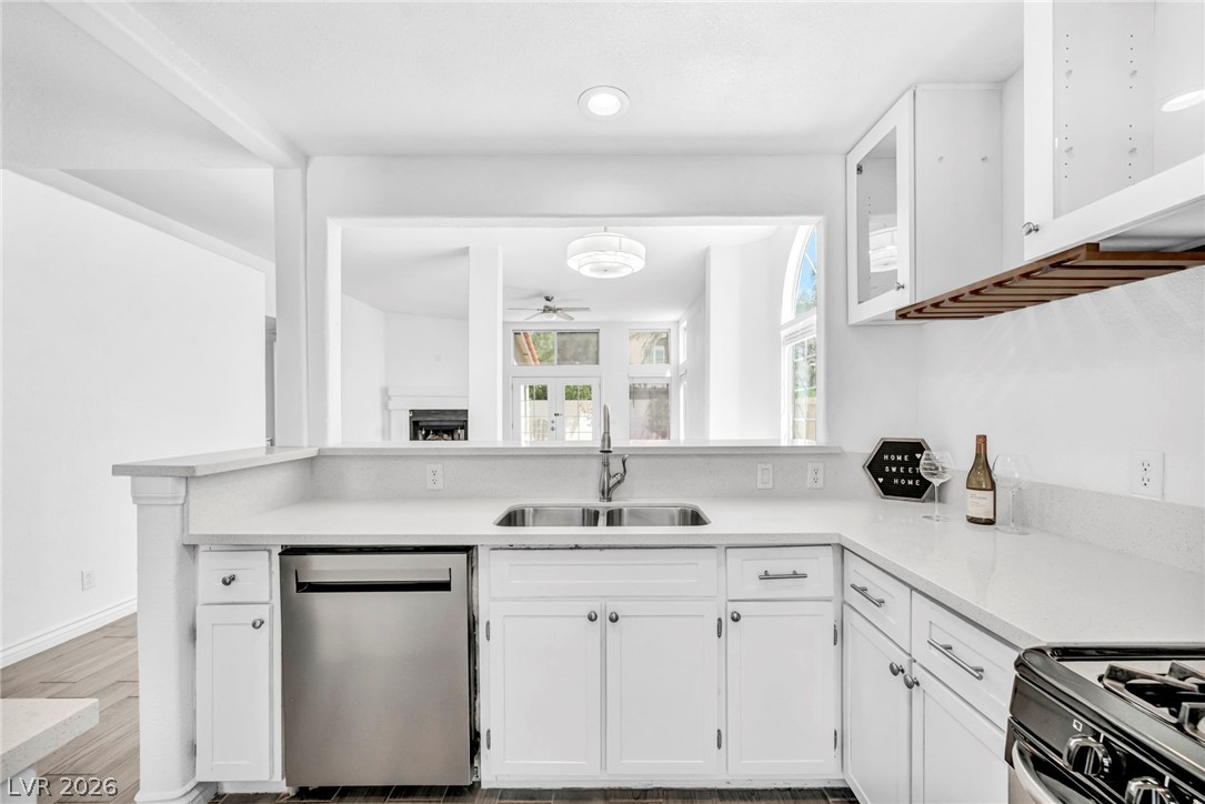 Photo 10 of 53, 2124 Brighton Shore Street