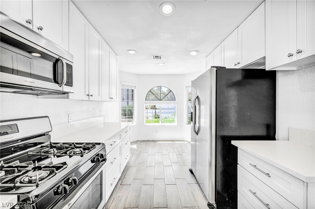 Photo 11 of 53, 2124 Brighton Shore Street