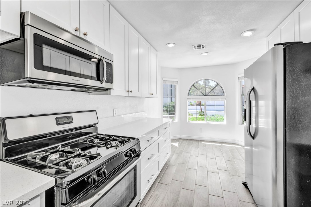Photo 14 of 53, 2124 Brighton Shore Street