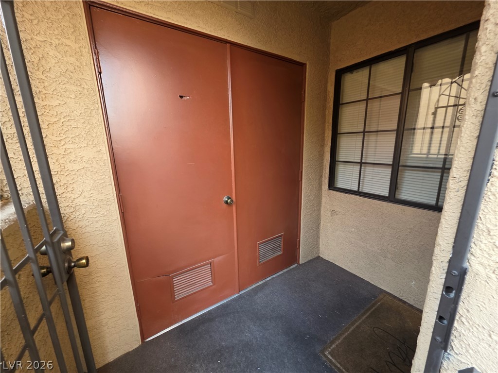 Photo 10 of 11, 4211 Sanderling Circle #286