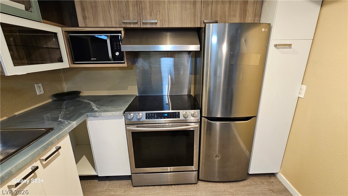 Photo 9 of 25, 1701 E Katie Avenue #33