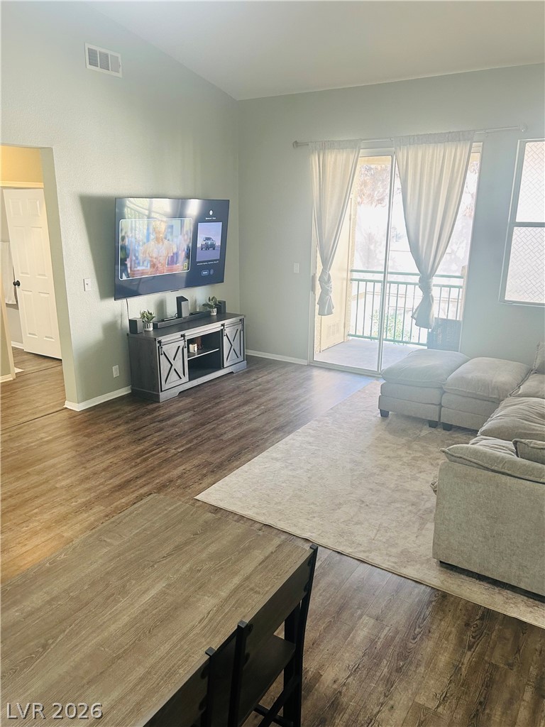 Photo 10 of 52, 5155 W Tropicana Avenue #2037