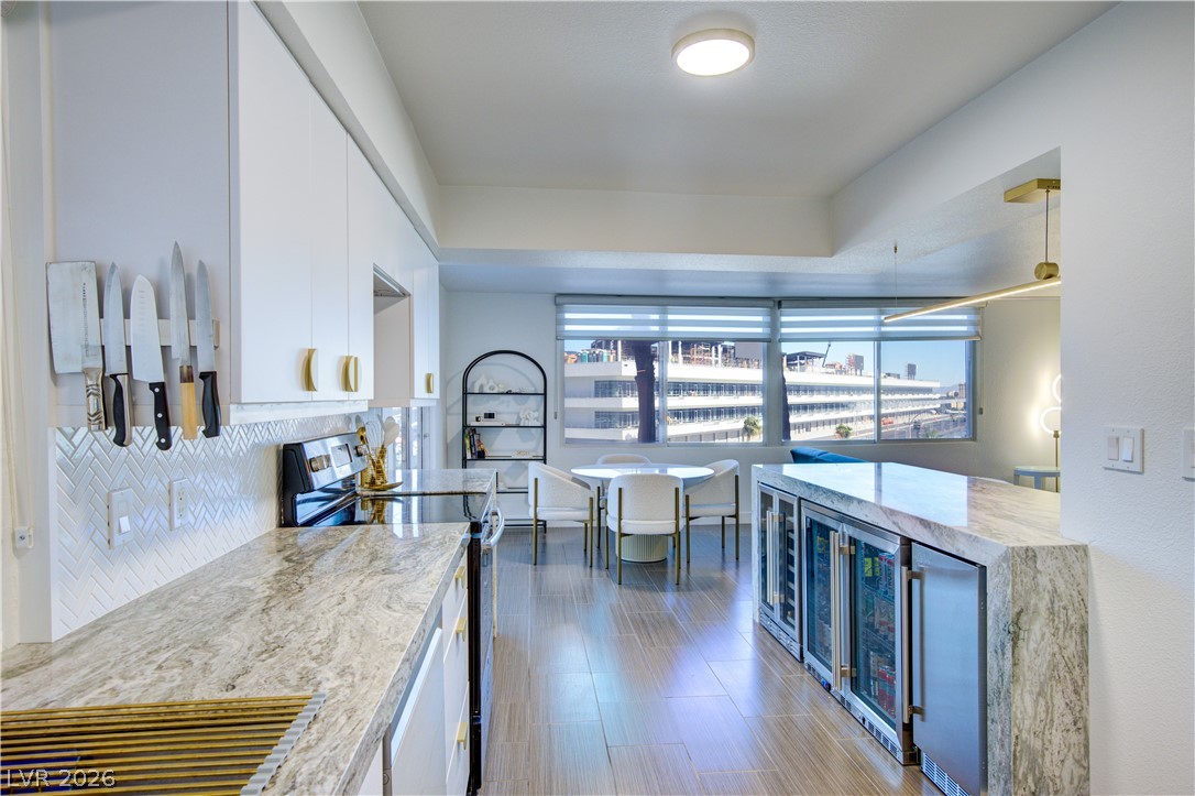 Photo 16 of 45, 205 E Harmon Avenue #406