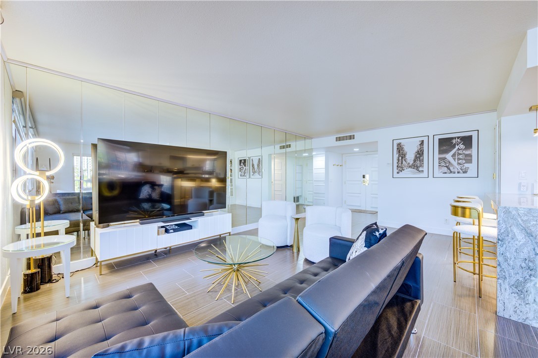 Photo 18 of 45, 205 E Harmon Avenue #406
