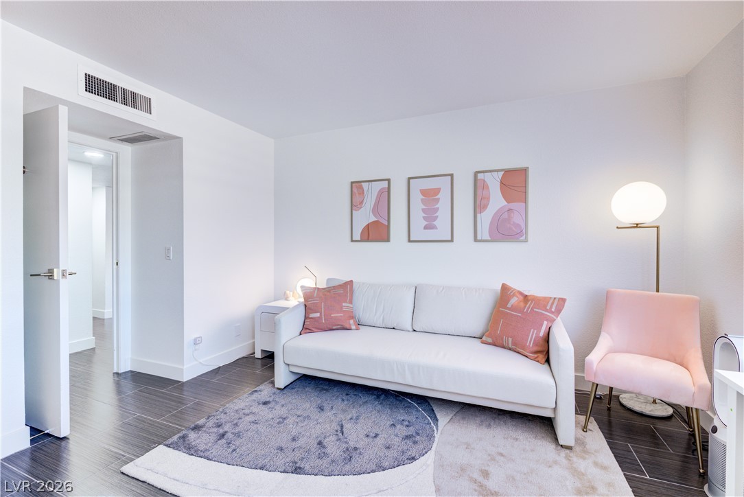 Photo 27 of 45, 205 E Harmon Avenue #406