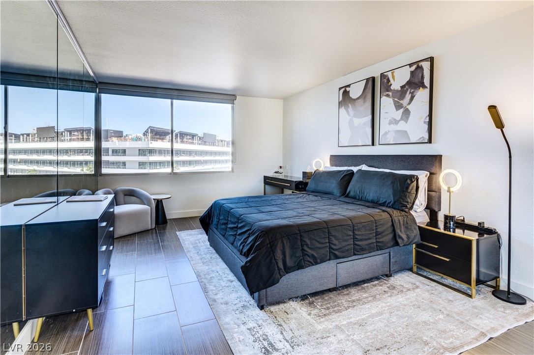 Photo 28 of 45, 205 E Harmon Avenue #406