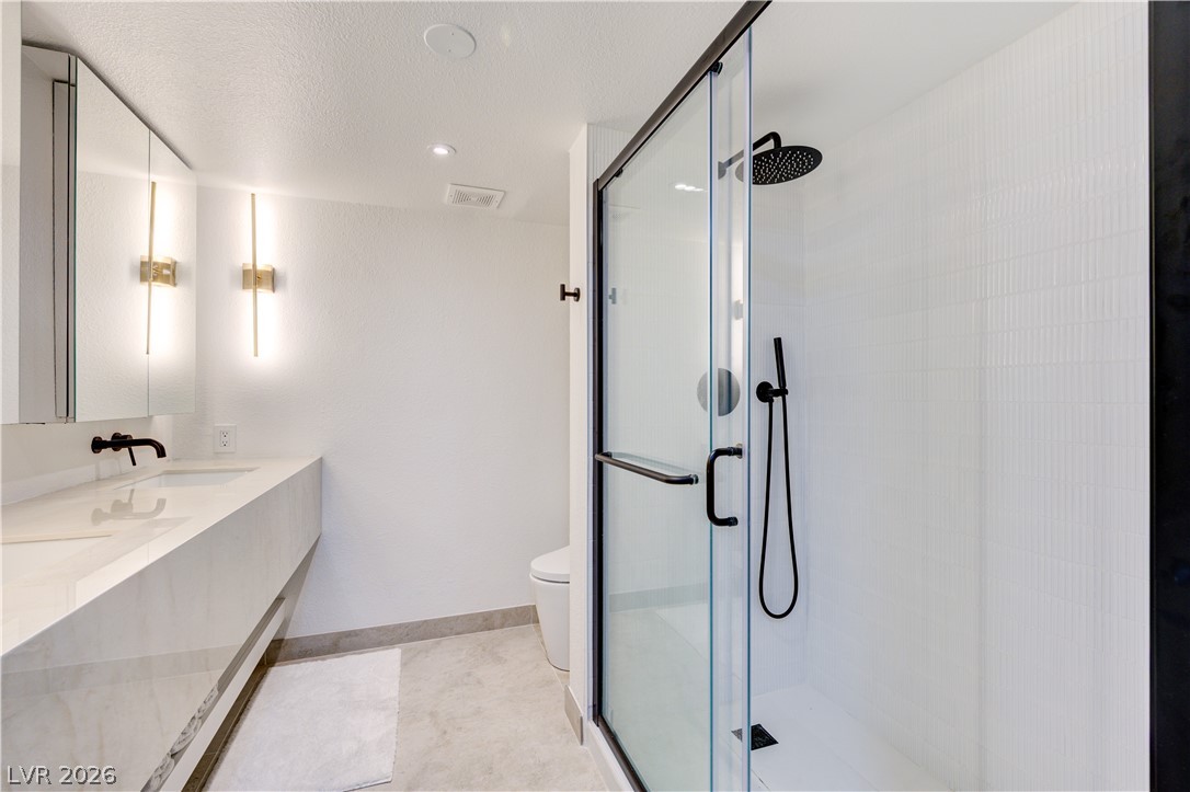 Photo 32 of 45, 205 E Harmon Avenue #406